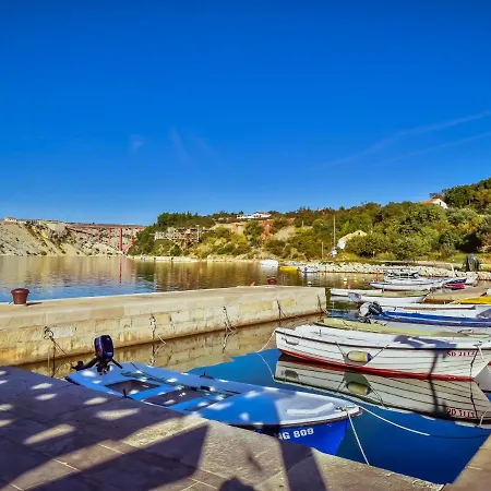 Andela By Interhome Maslenica