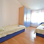Andela By Interhome Maslenica