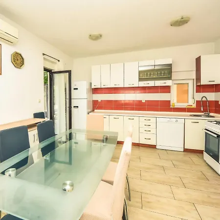 Andela By Interhome Vakantiehuis Maslenica